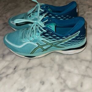 Asics Gel Cumulus 19 Running Cross Training Shoes